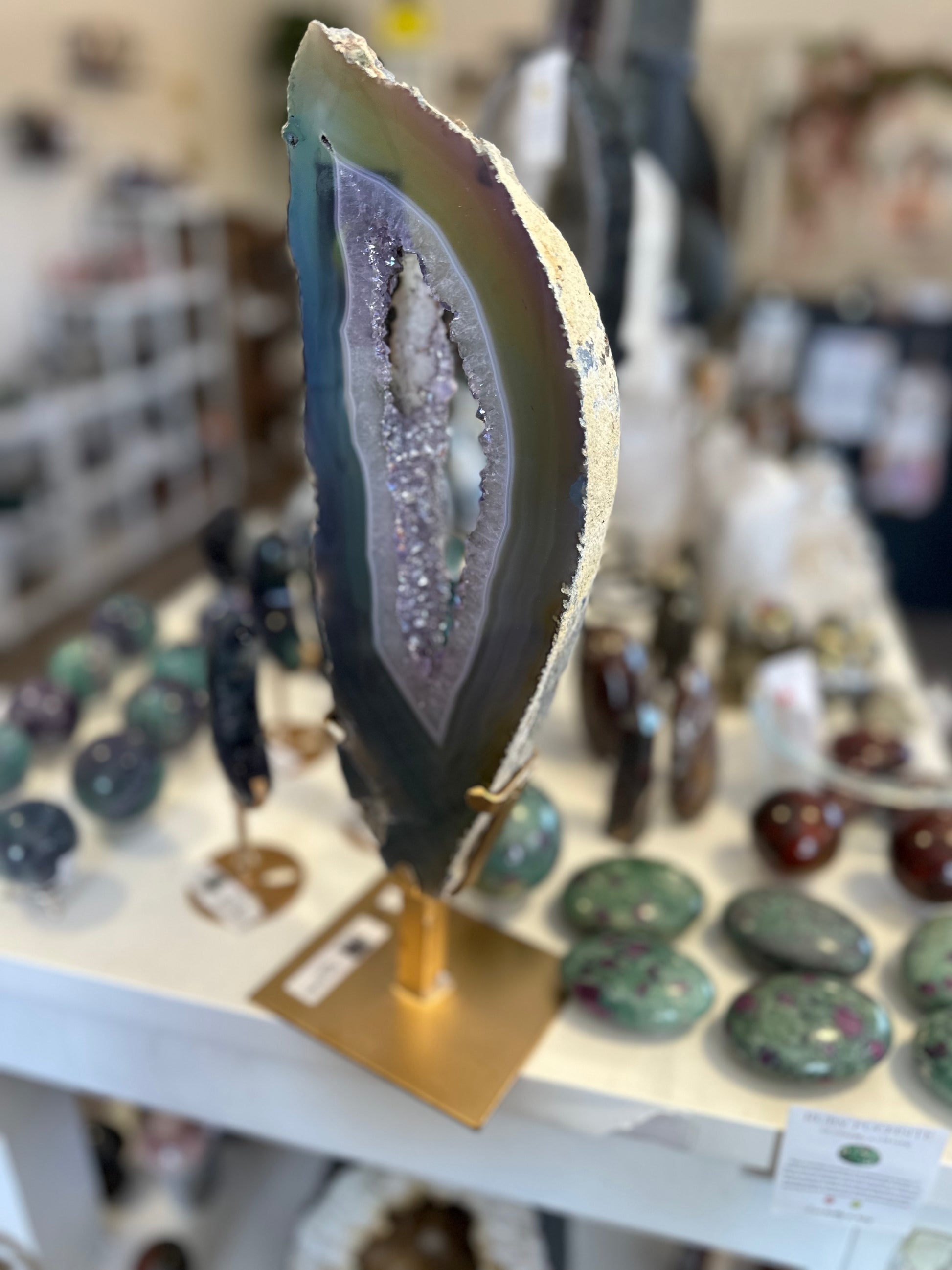 Aura Geode Display