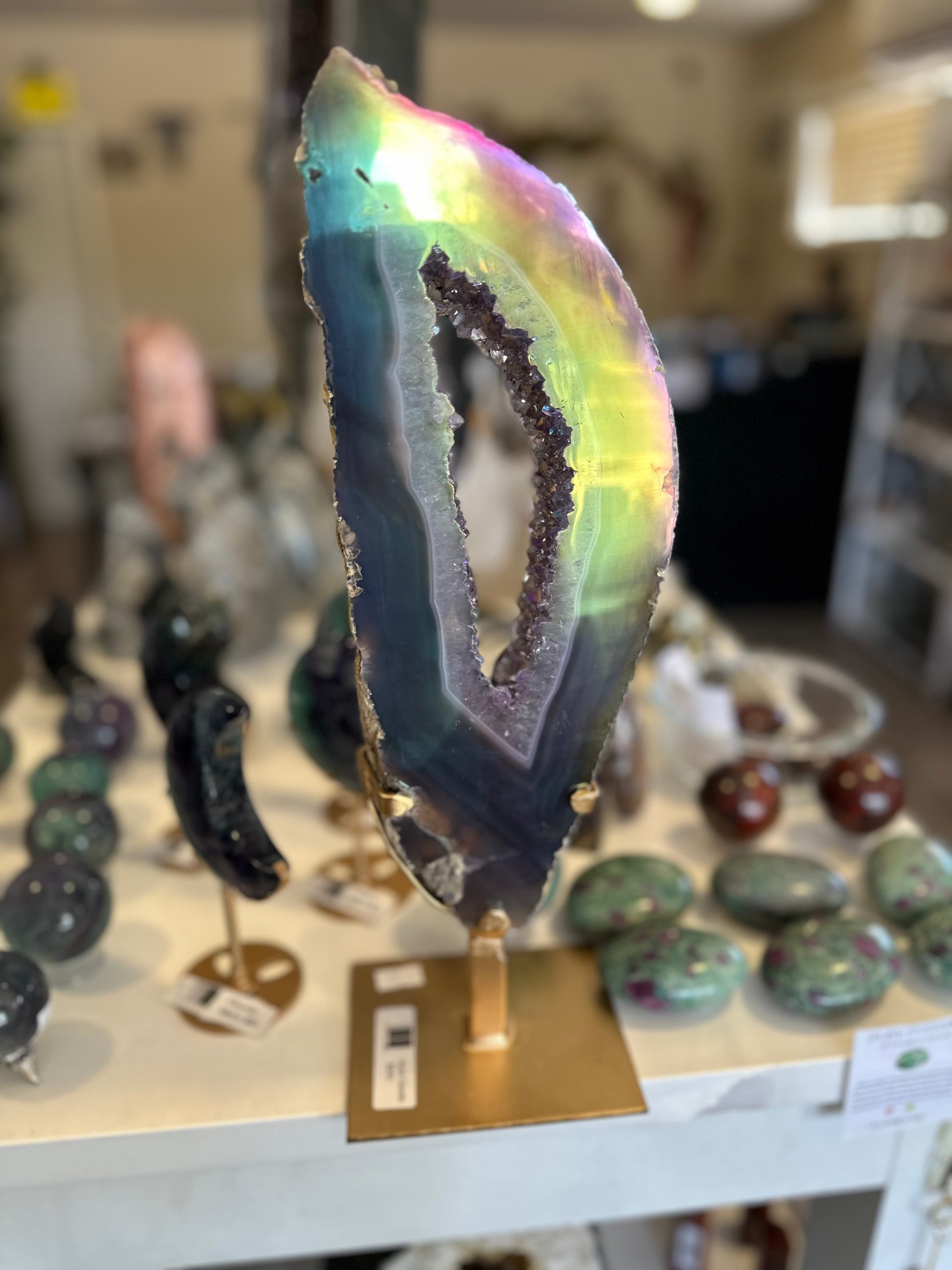 Aura Geode Display
